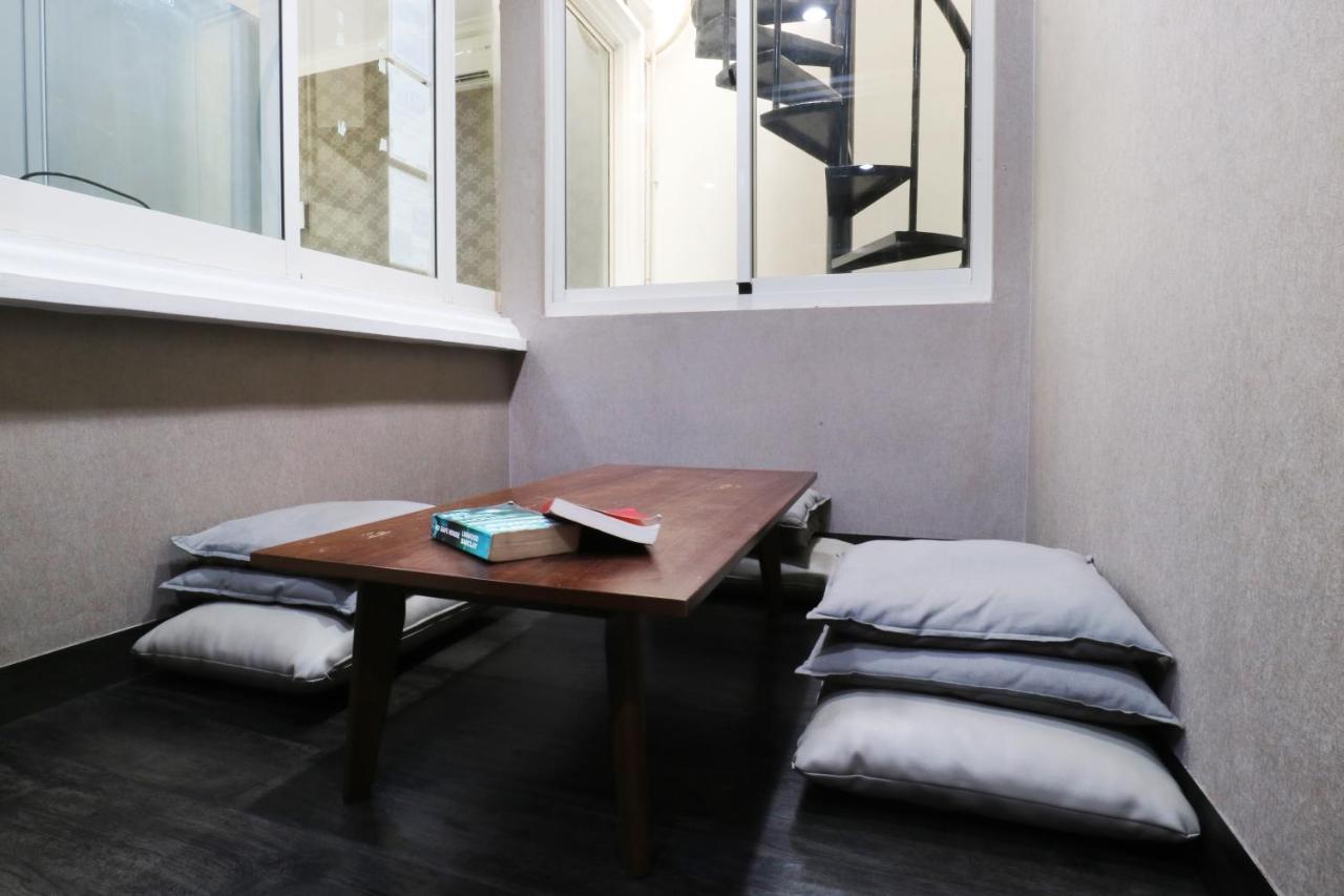 Homiestay Jakarta Exterior photo