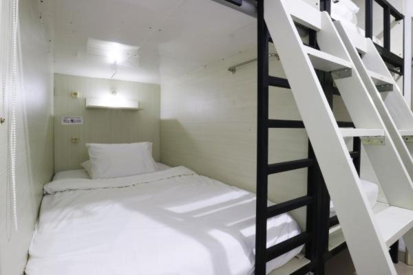 Homiestay Jakarta Exterior photo