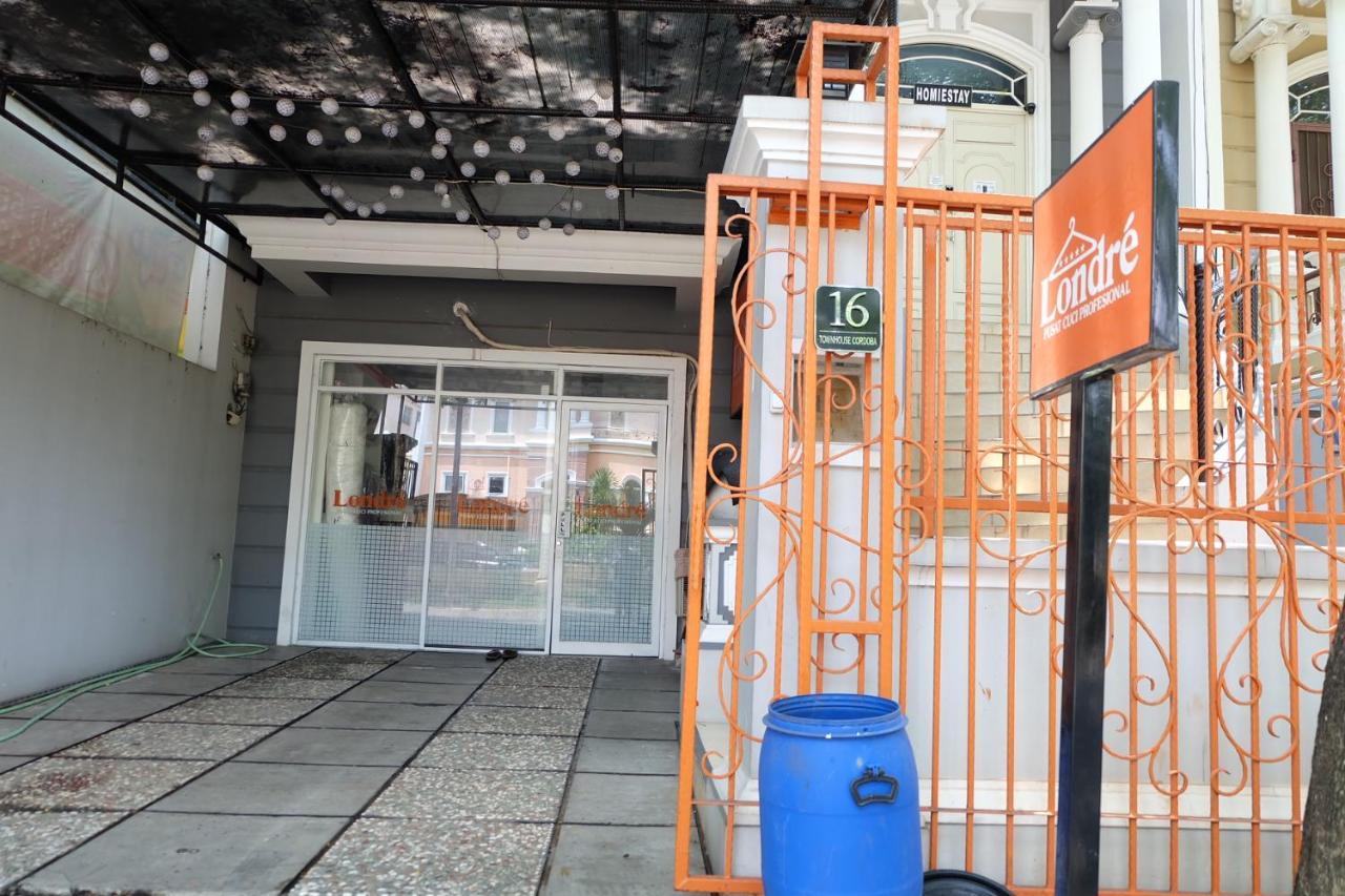 Homiestay Jakarta Exterior photo