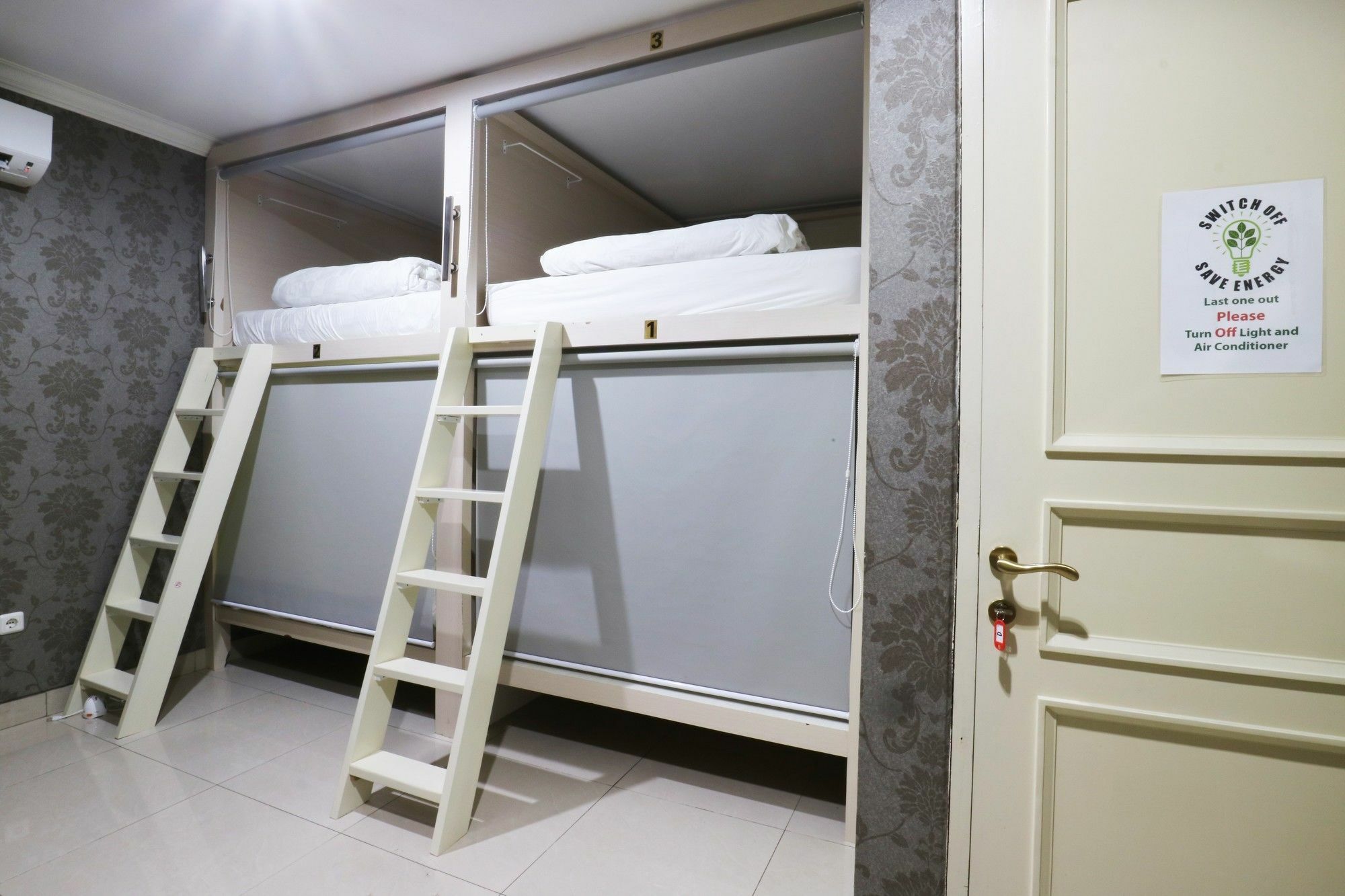 Homiestay Jakarta Exterior photo