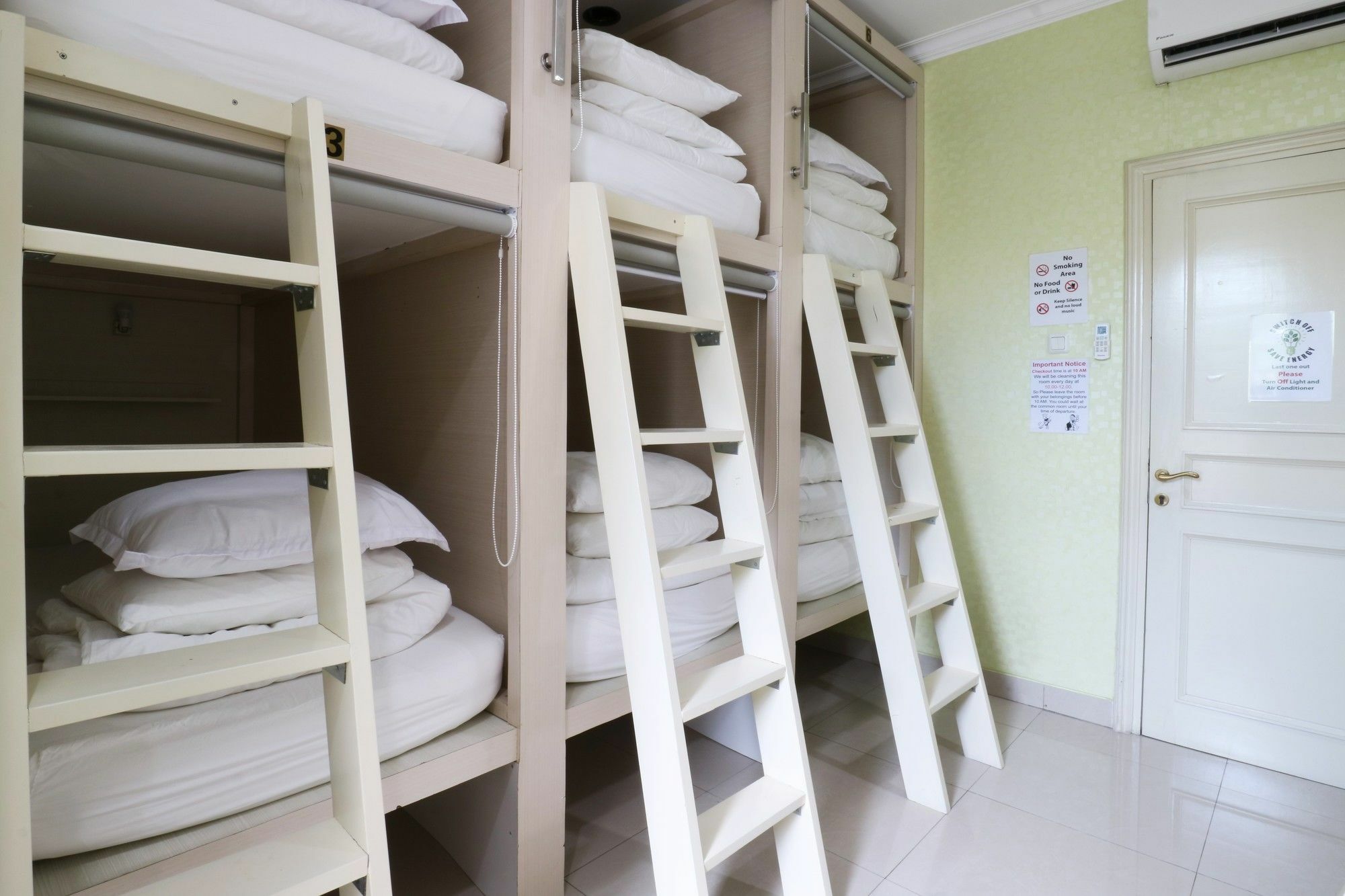 Homiestay Jakarta Exterior photo