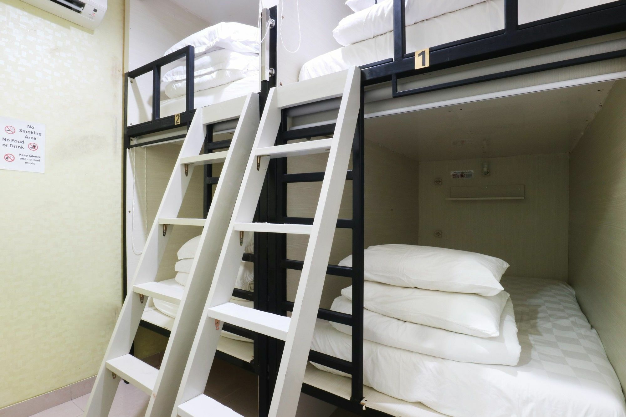 Homiestay Jakarta Exterior photo